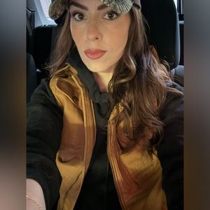 Let’s sell my honey’s things!! 🤭🤭